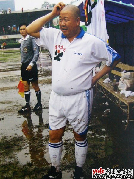 牛振华_明星档案_写真_图片_资料