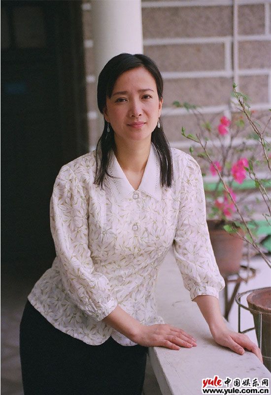 何晴回聲嘹亮屁股照片-假臉姐妹數不清