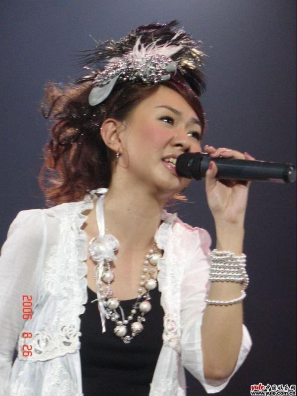 和一些红星的歌曲,比如心太软,鸭子,别问我是谁,破晓等高难度的歌曲